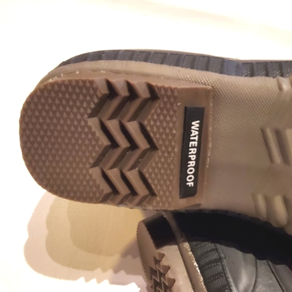 New SOREL Cheyanne II Youth Black/Mountain Red Waterproof Duck Boots 4 NIB - Picture 6 of 11